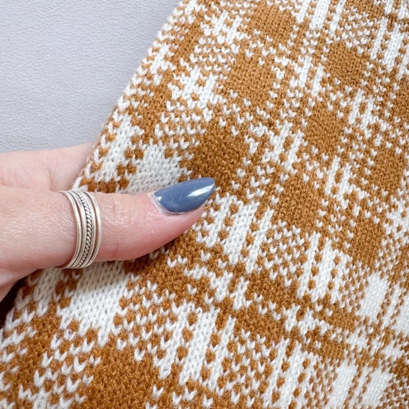 NEW Timberland Plaid Cream/Tan Scarf retails $60 - Picture 4 of 5